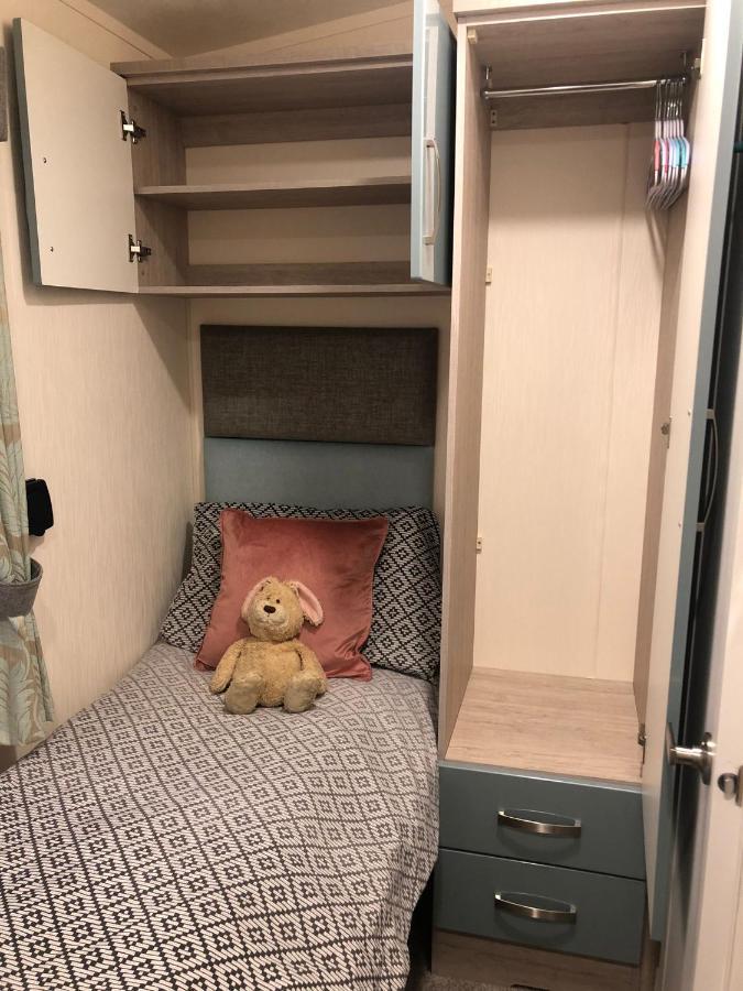 Superior 6 Berth Holiday Home In Suffolk 萨克斯曼德姆 外观 照片